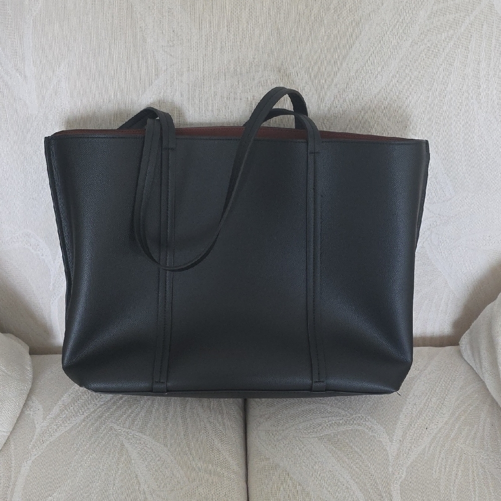 Elegant Black Tote Bag